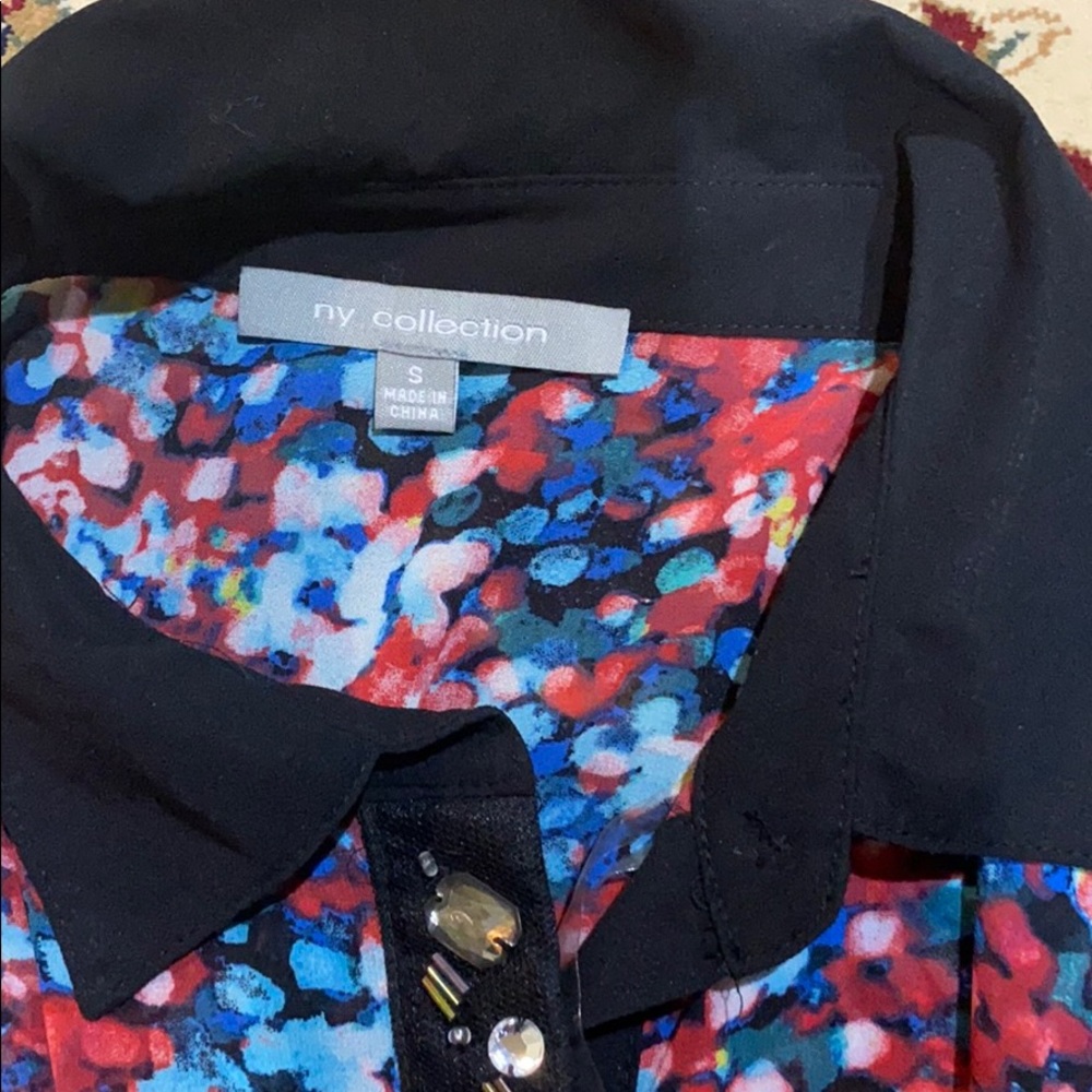 Top - Picture 2 of 3